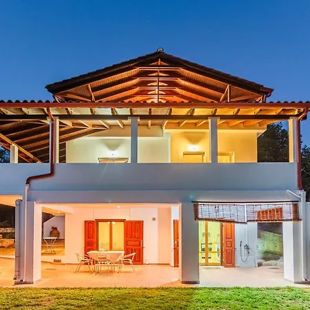 Ancient Olympia, Mangata-home * Raches (Ilia)