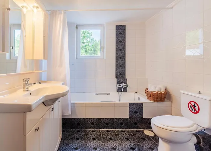 Ancient Olympia, Mangata-home *